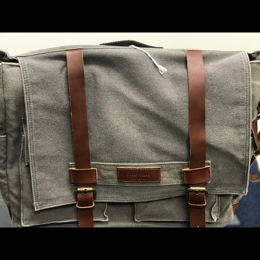 Sweetbriar Classic Computer Laptop Messenger Bag. Protects up to 13 inches.